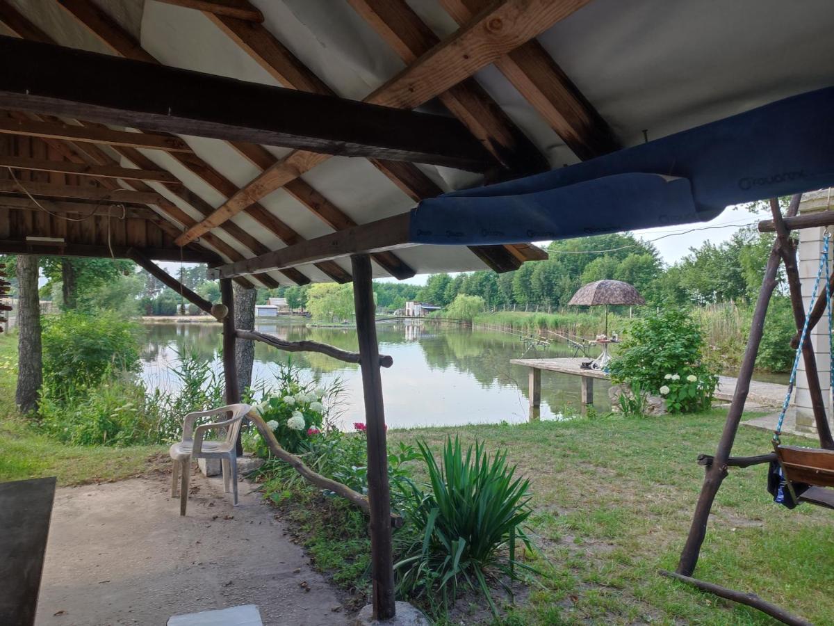 Agrowczasy Nad Stawem Villa Gartatowice Екстериор снимка